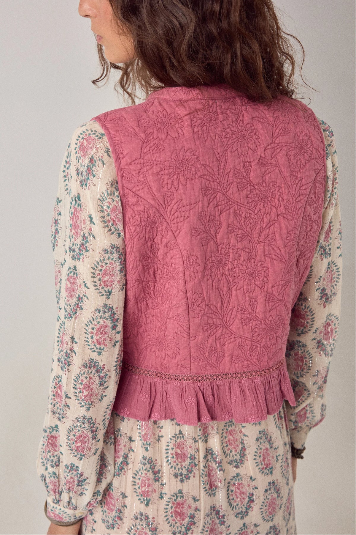 Maison Hotel Mia Vest in Punk Pink