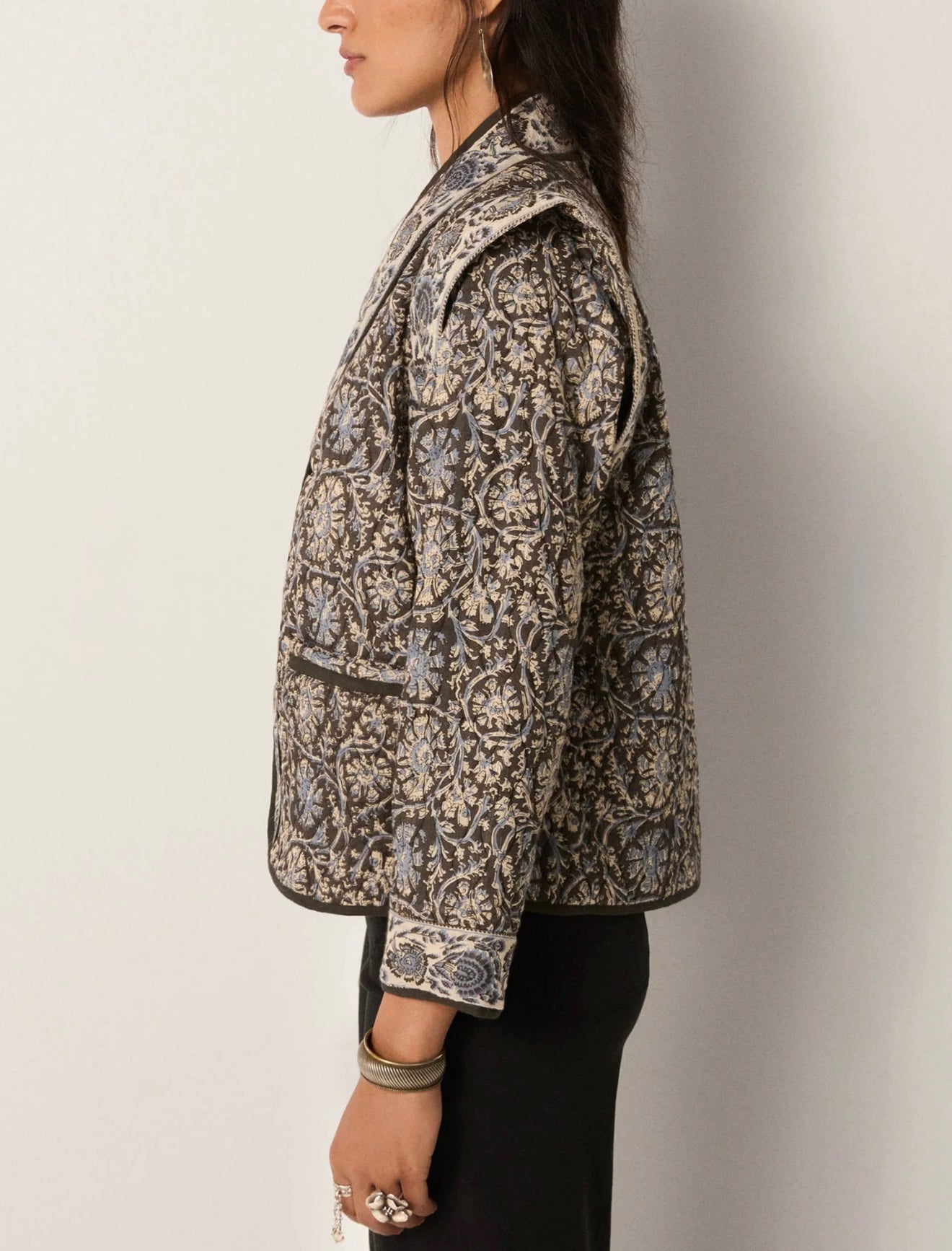 MAISON HOTEL Sugata Jacket in Blue Orchid