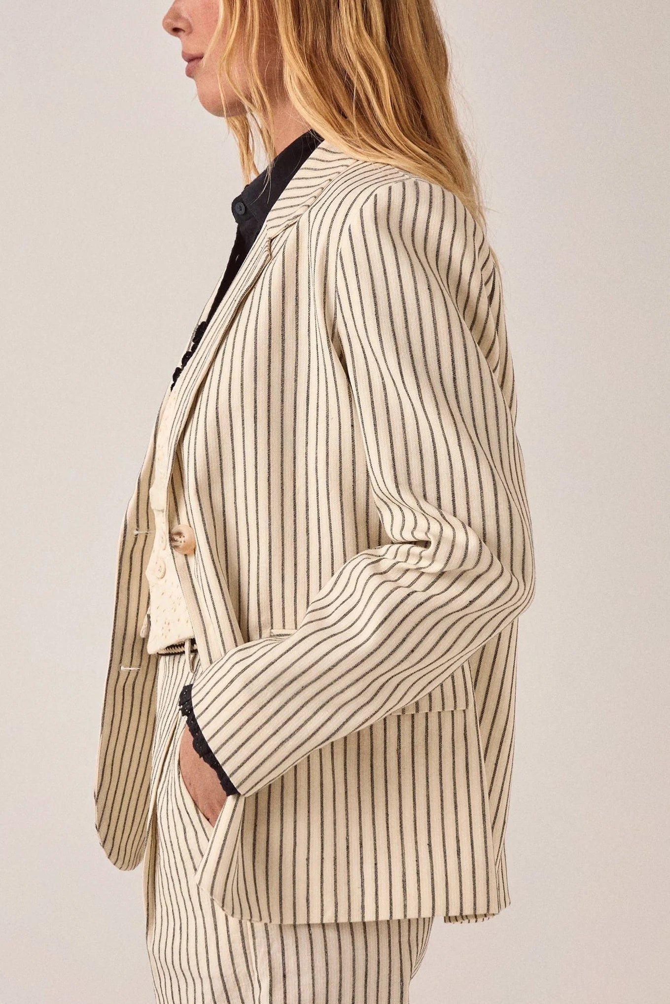 Maison Hotel Capri- Blazer in Shell
